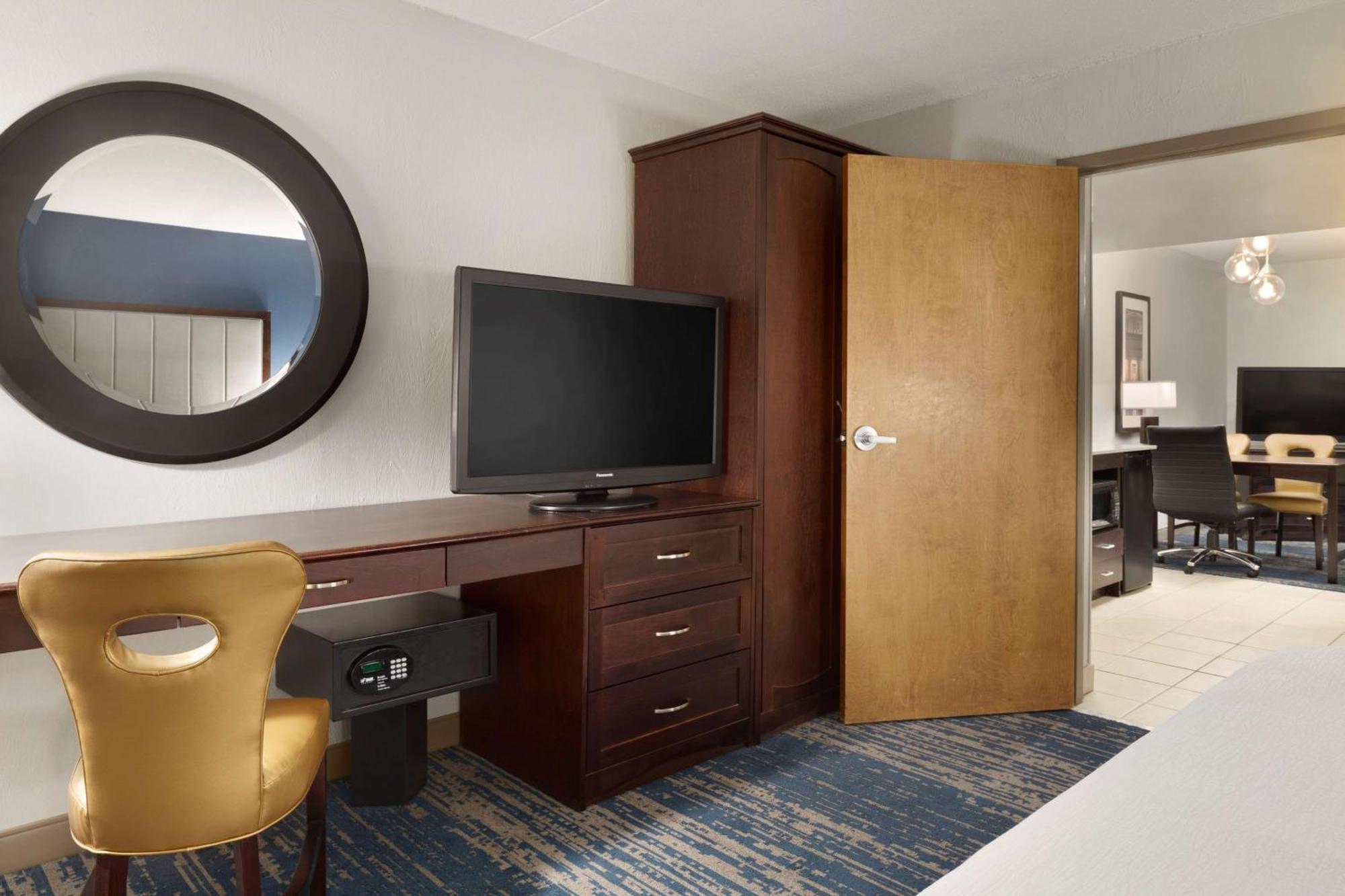 Embassy Suites By Hilton Columbus Ngoại thất bức ảnh