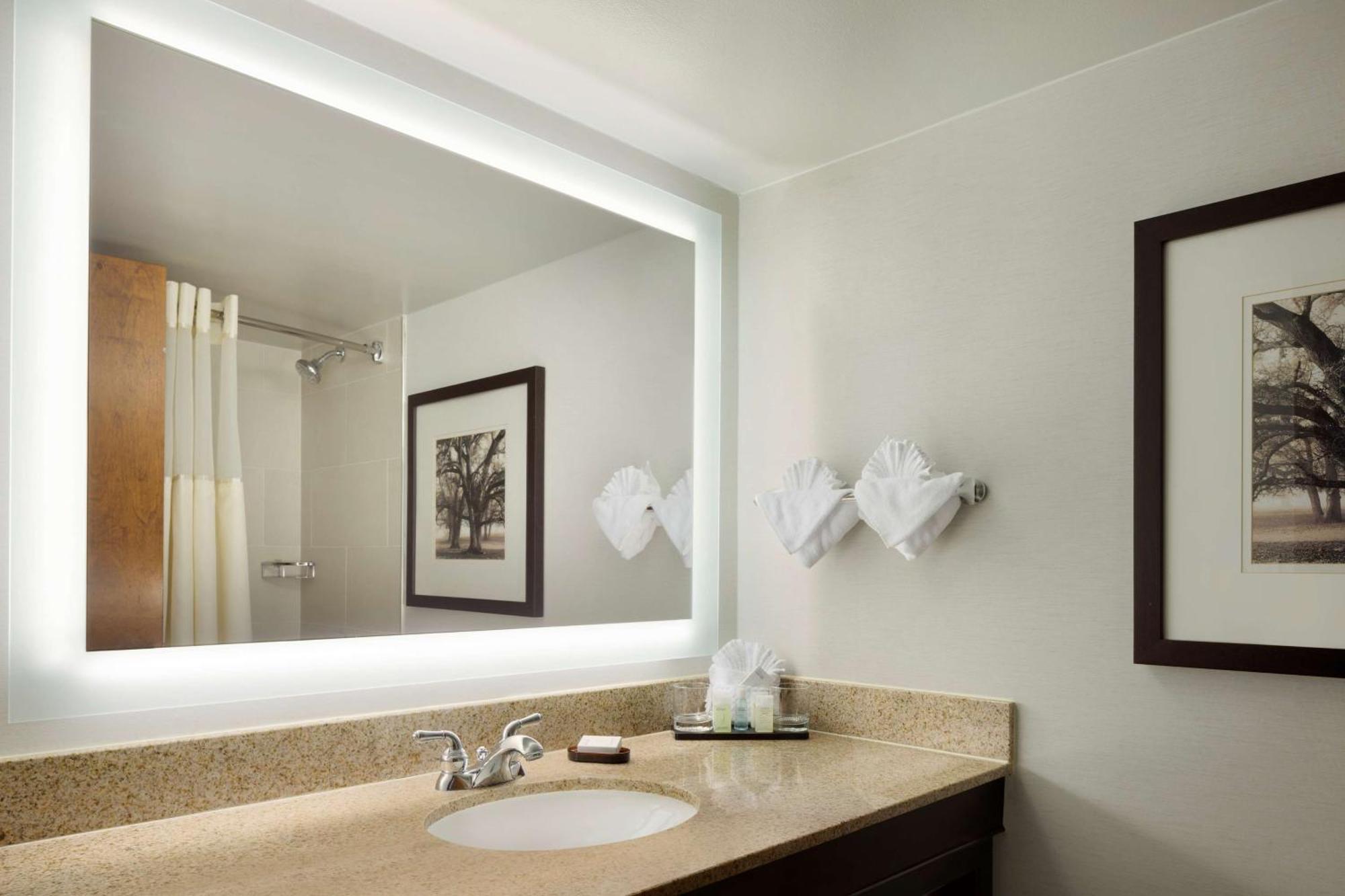 Embassy Suites By Hilton Columbus Ngoại thất bức ảnh