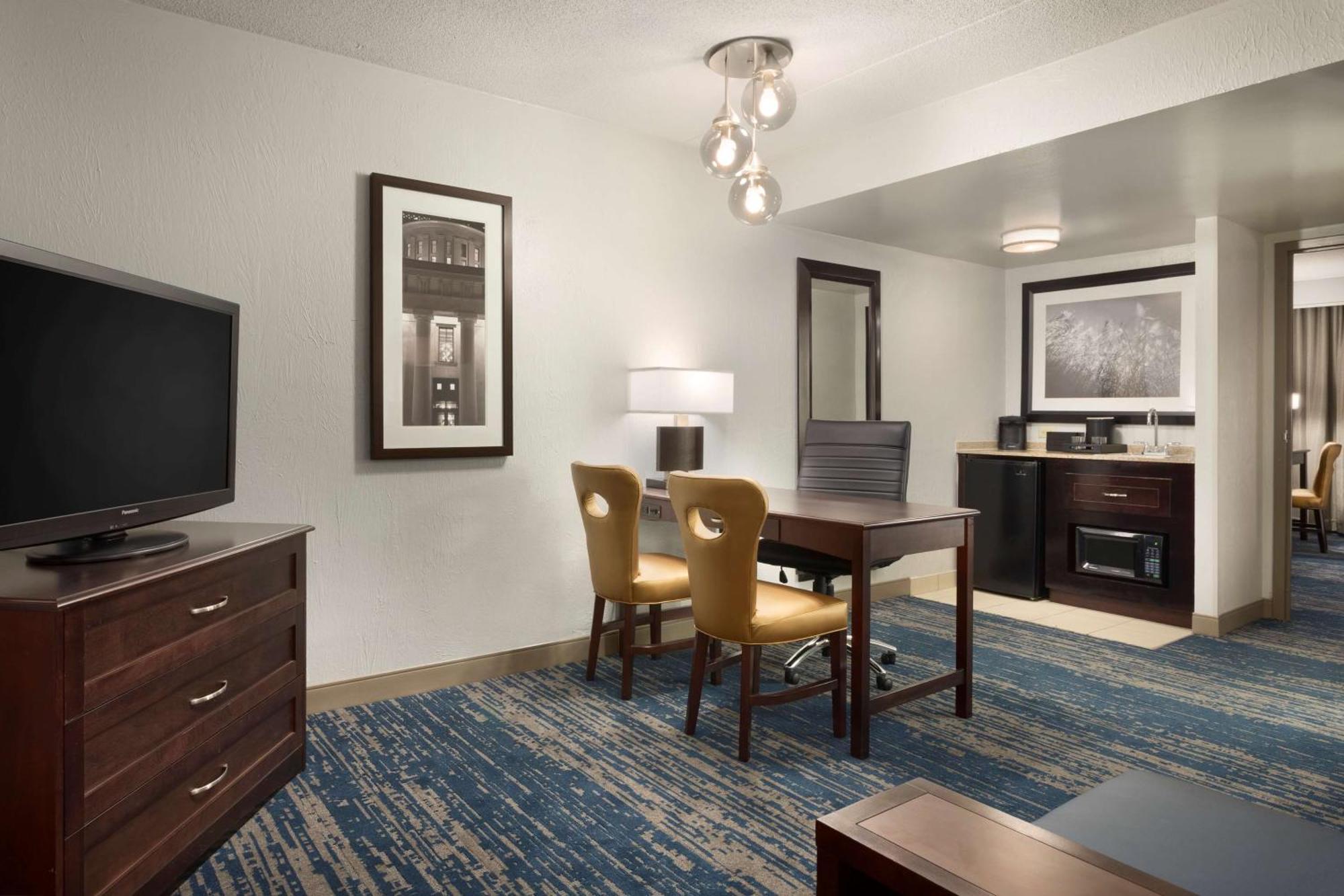 Embassy Suites By Hilton Columbus Ngoại thất bức ảnh