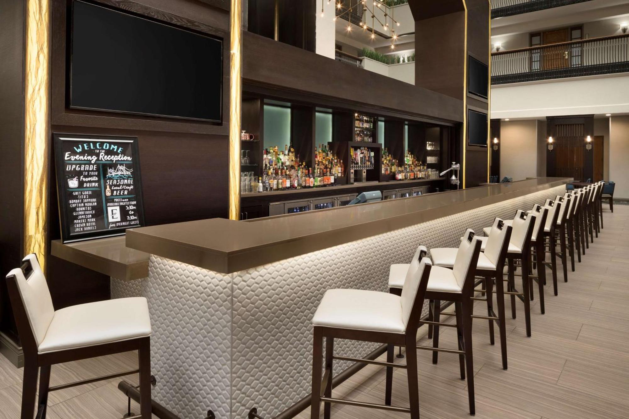 Embassy Suites By Hilton Columbus Ngoại thất bức ảnh