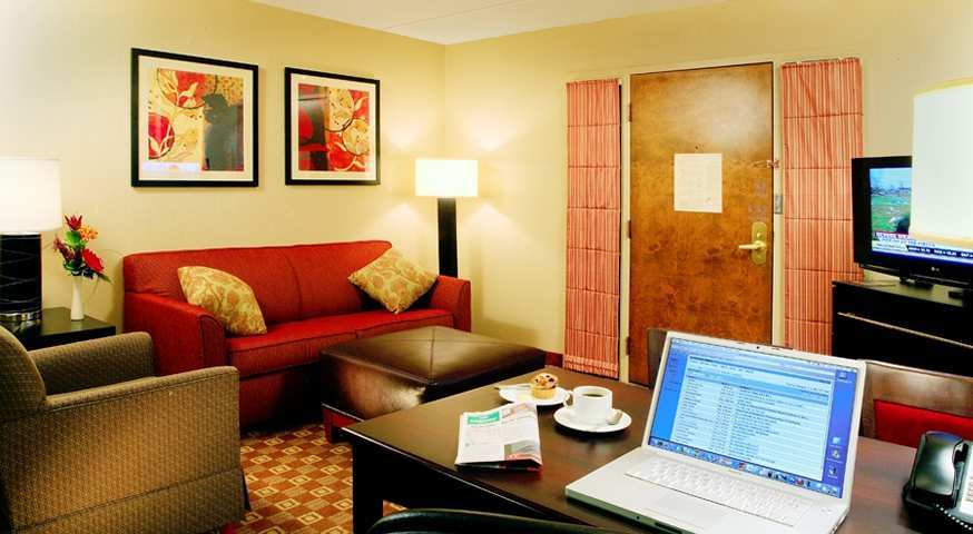 Embassy Suites By Hilton Columbus Phòng bức ảnh